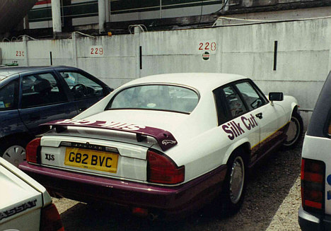 Tom Walkinshaw's private Jaguar XJS 'Silk Cut' overlevede turen til og fra lufthavnen.
